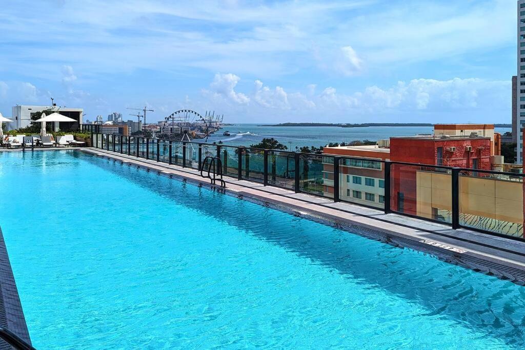 Apartment Ocean Front View Stylish In Downtown
