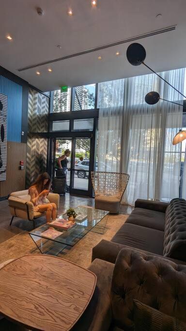 Ocean Front View Stylish In Downtown Miami