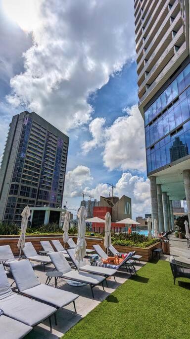 Apartment Ocean Front View Stylish In Downtown