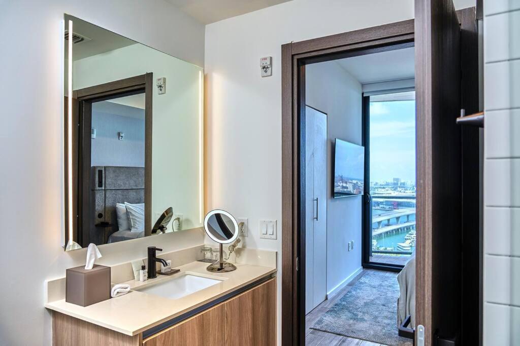Ocean Front View Stylish In Downtown Apartment *