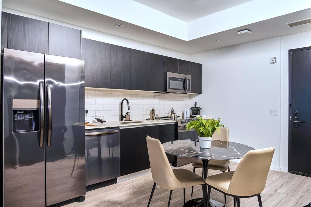 Ocean Front View Stylish In Downtown Apartment *
