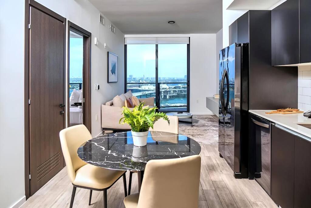 Ocean Front View Stylish In Downtown