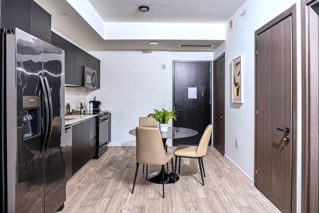 Apartment Ocean Front View Stylish In Downtown