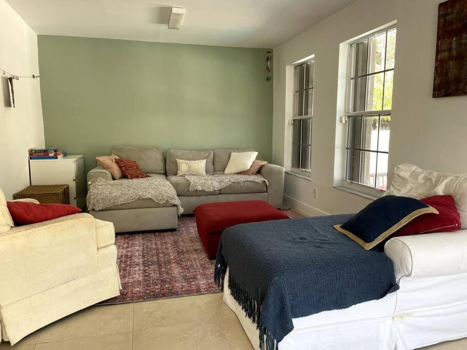 Gorgeous 3 Bedroom With Pool Centrally Located Miami