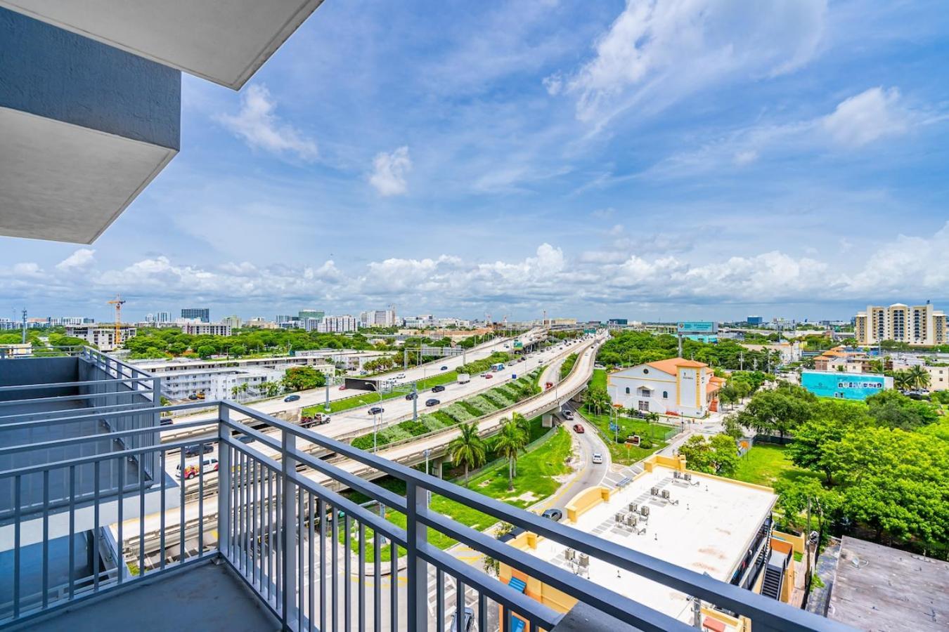 Urban Escape 3 Bed Unit Near Brickell And Wynwood Apartment