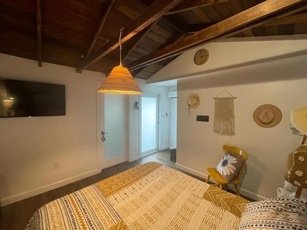 Private Steps From Calle 8