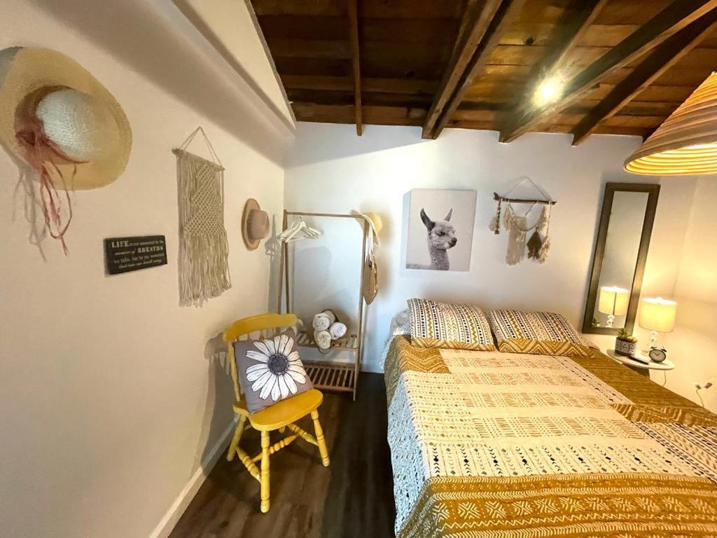 Private Steps From Calle 8 Apartment *