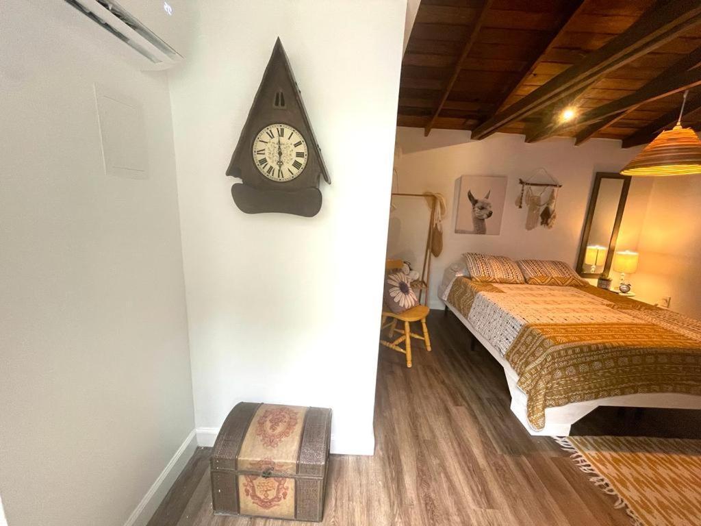 Apartment Private Steps From Calle 8 *