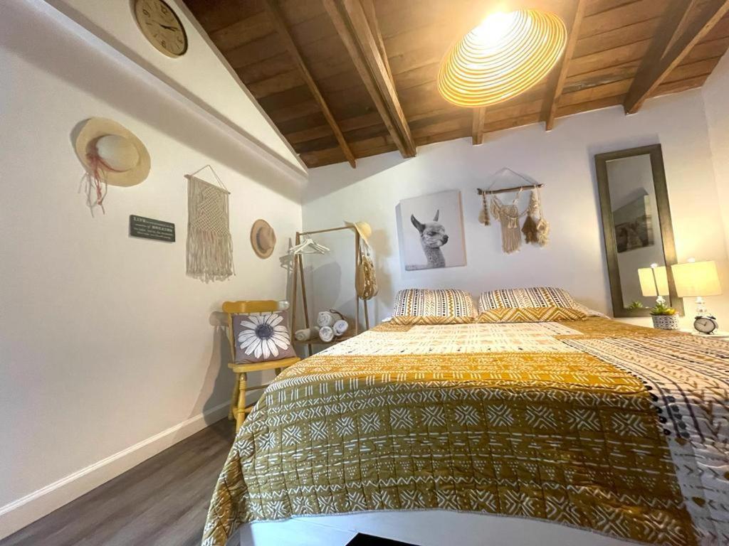 Private Steps From Calle 8 Apartment *