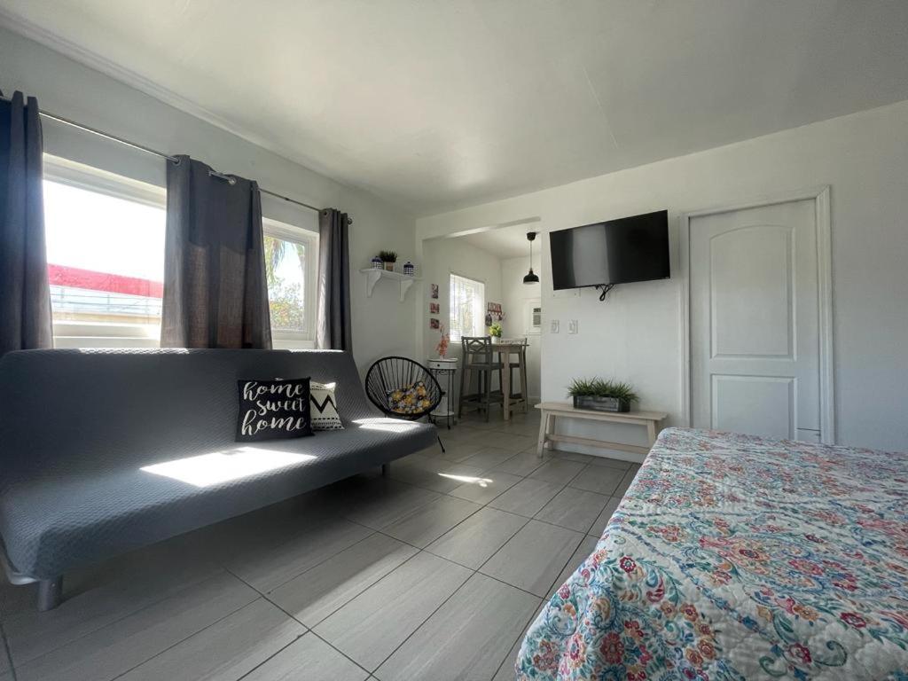 Apartment Chic And Comfortable Free Street Parking Miami
