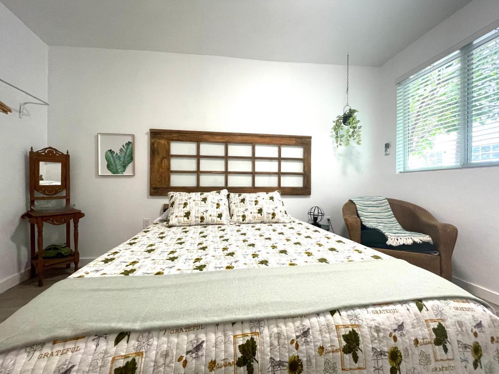 Close To Everything Homestay Miami
