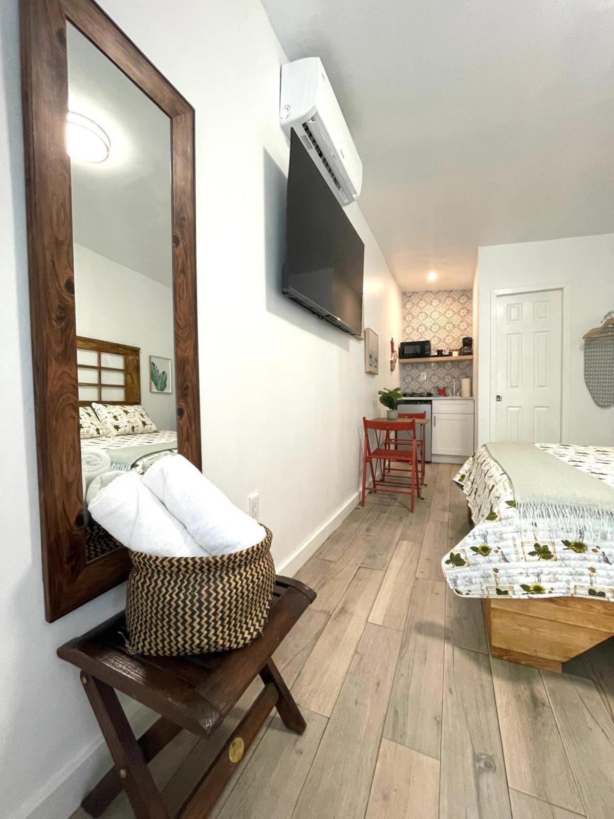Close To Everything Homestay Miami