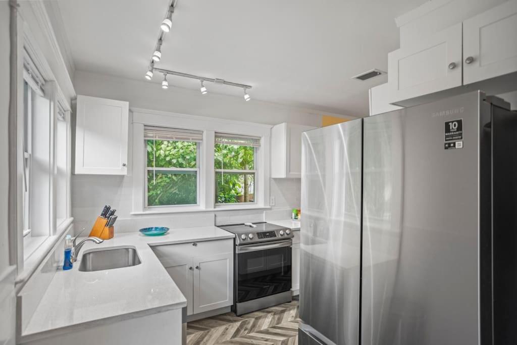 Holiday home Designer House Steps From Stores Miami