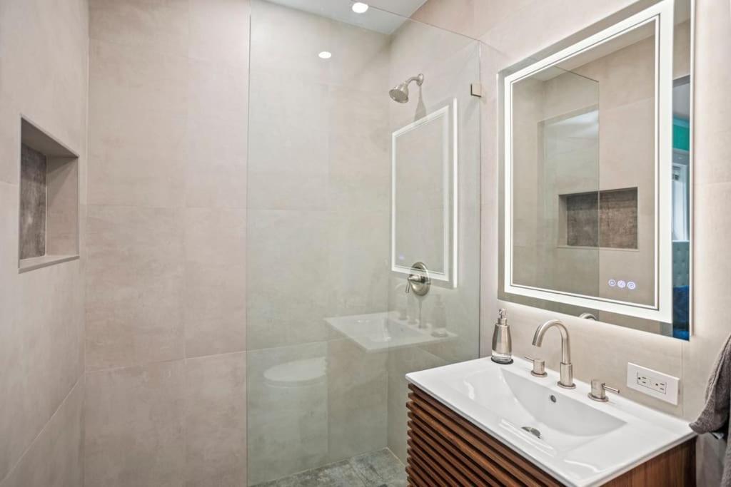 Holiday home Designer House Steps From Stores Miami
