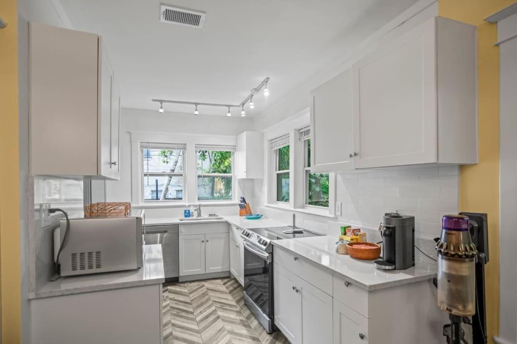 Holiday home Designer House Steps From Stores Miami
