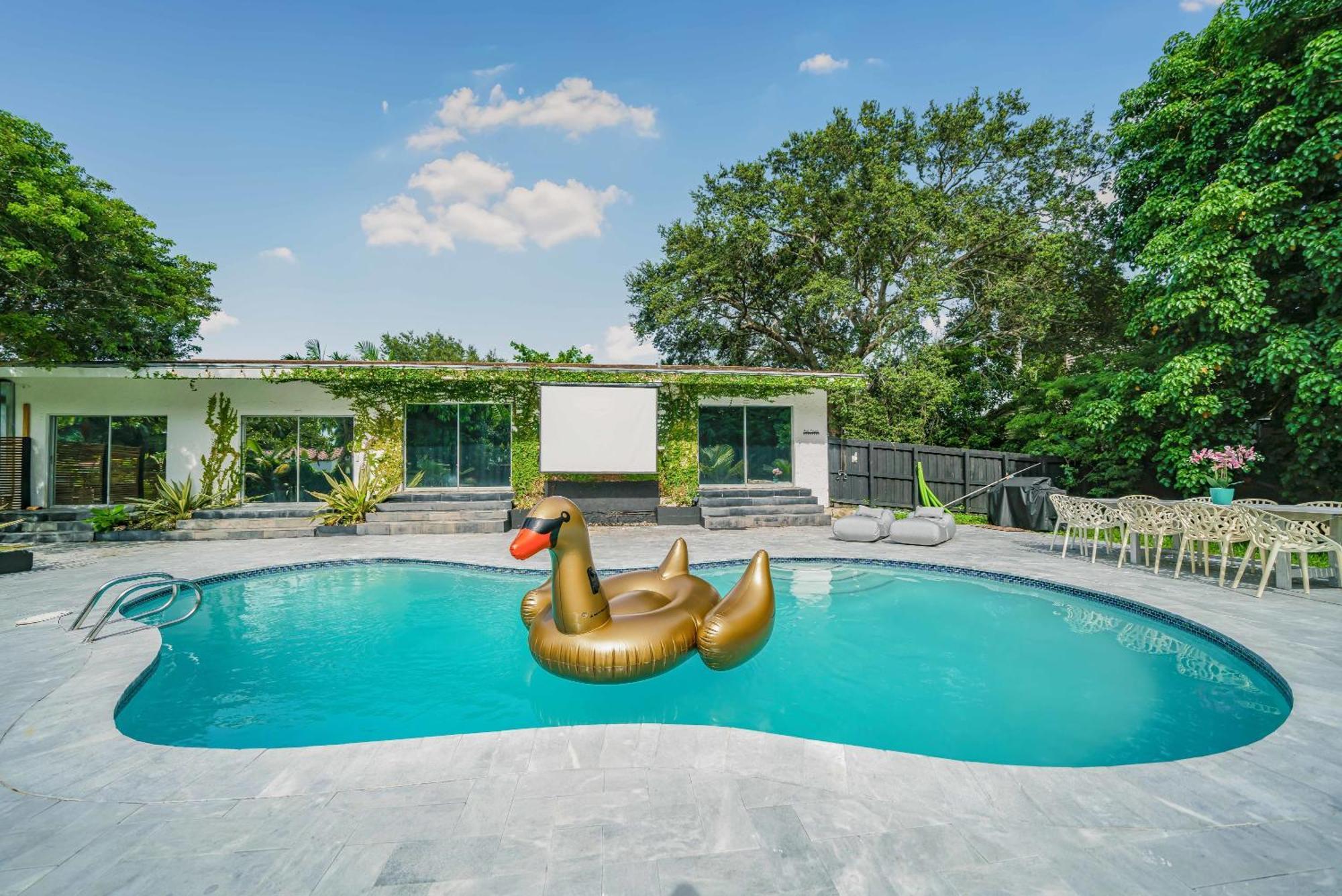 Villa New Jungle Paradise Heated Pool Bbq Soccer *