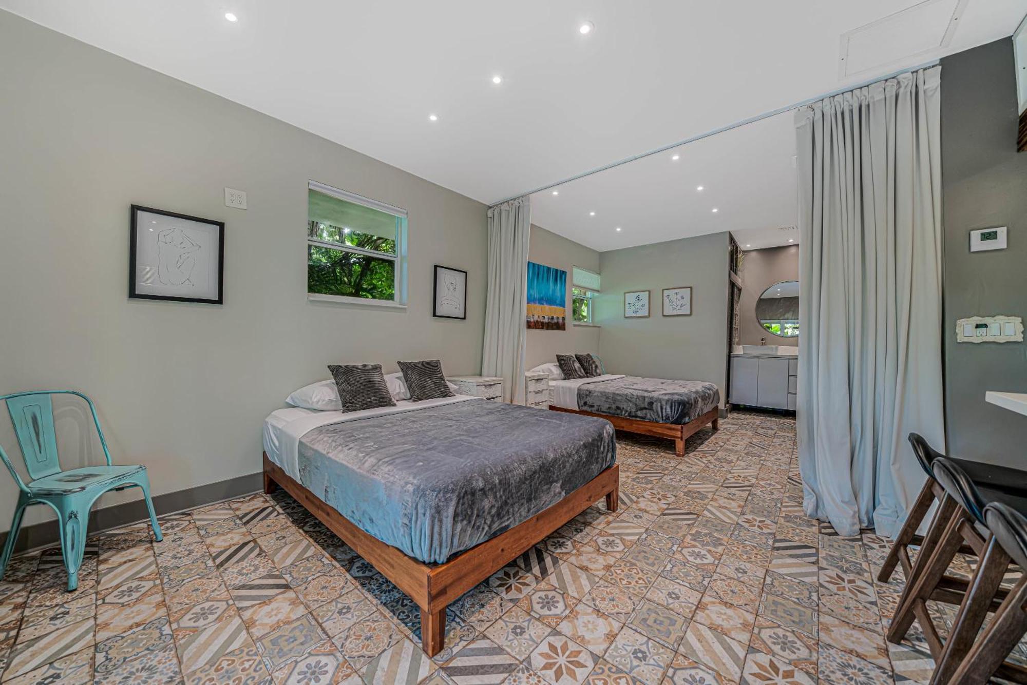 Villa New Jungle Paradise Heated Pool Bbq Soccer *