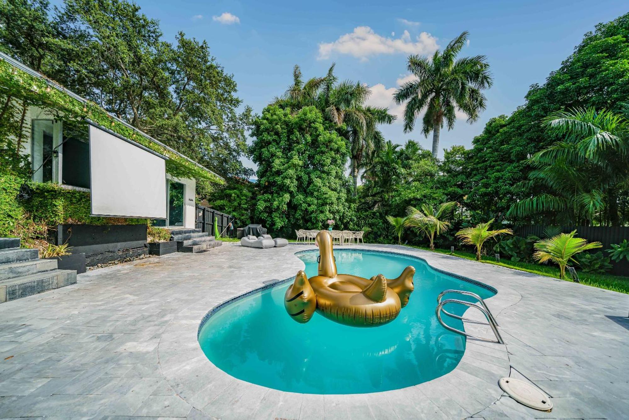 Villa New Jungle Paradise Heated Pool Bbq Soccer Miami