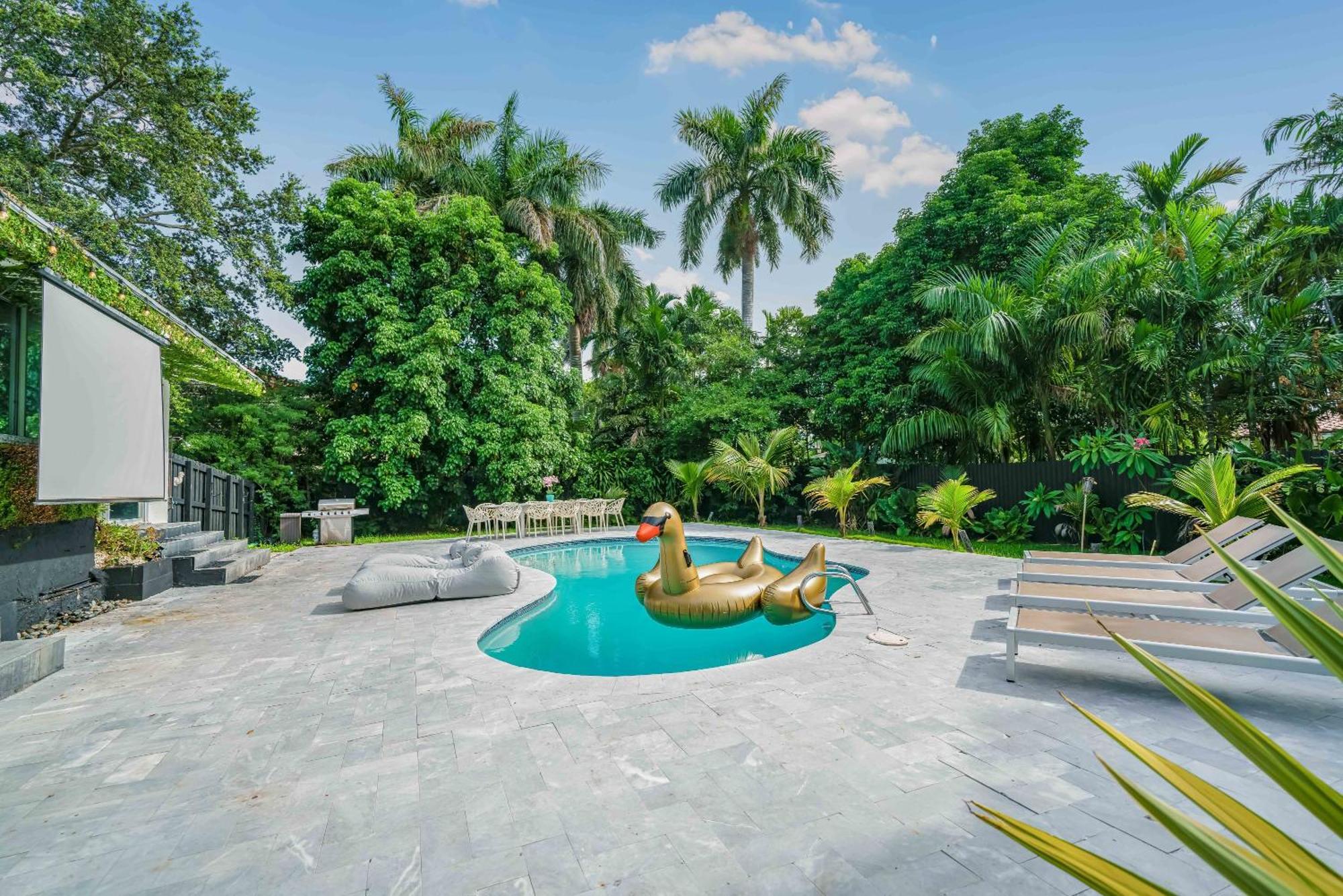 Villa New Jungle Paradise Heated Pool Bbq Soccer Miami