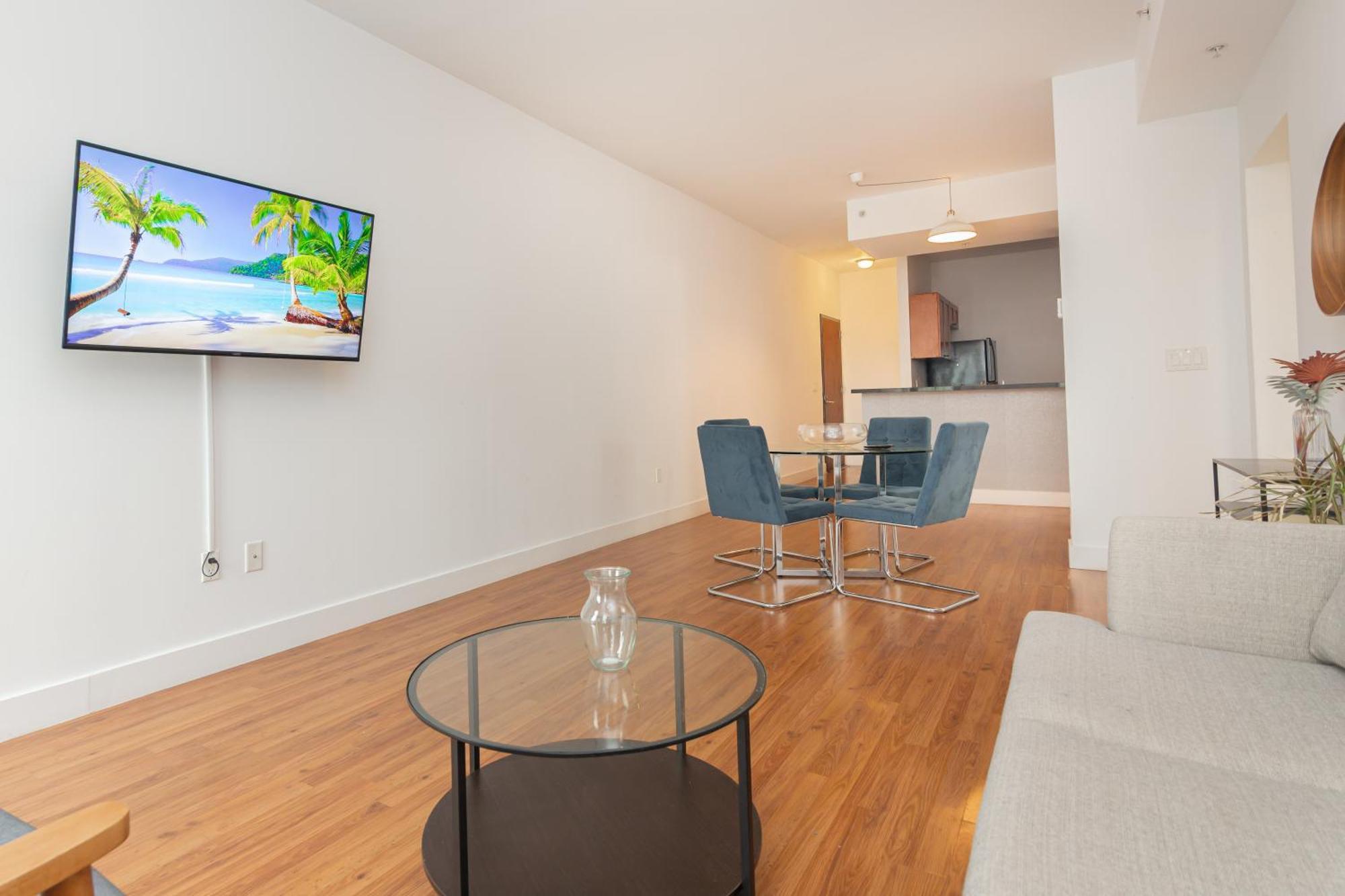 Downtown 2 Bedroom *