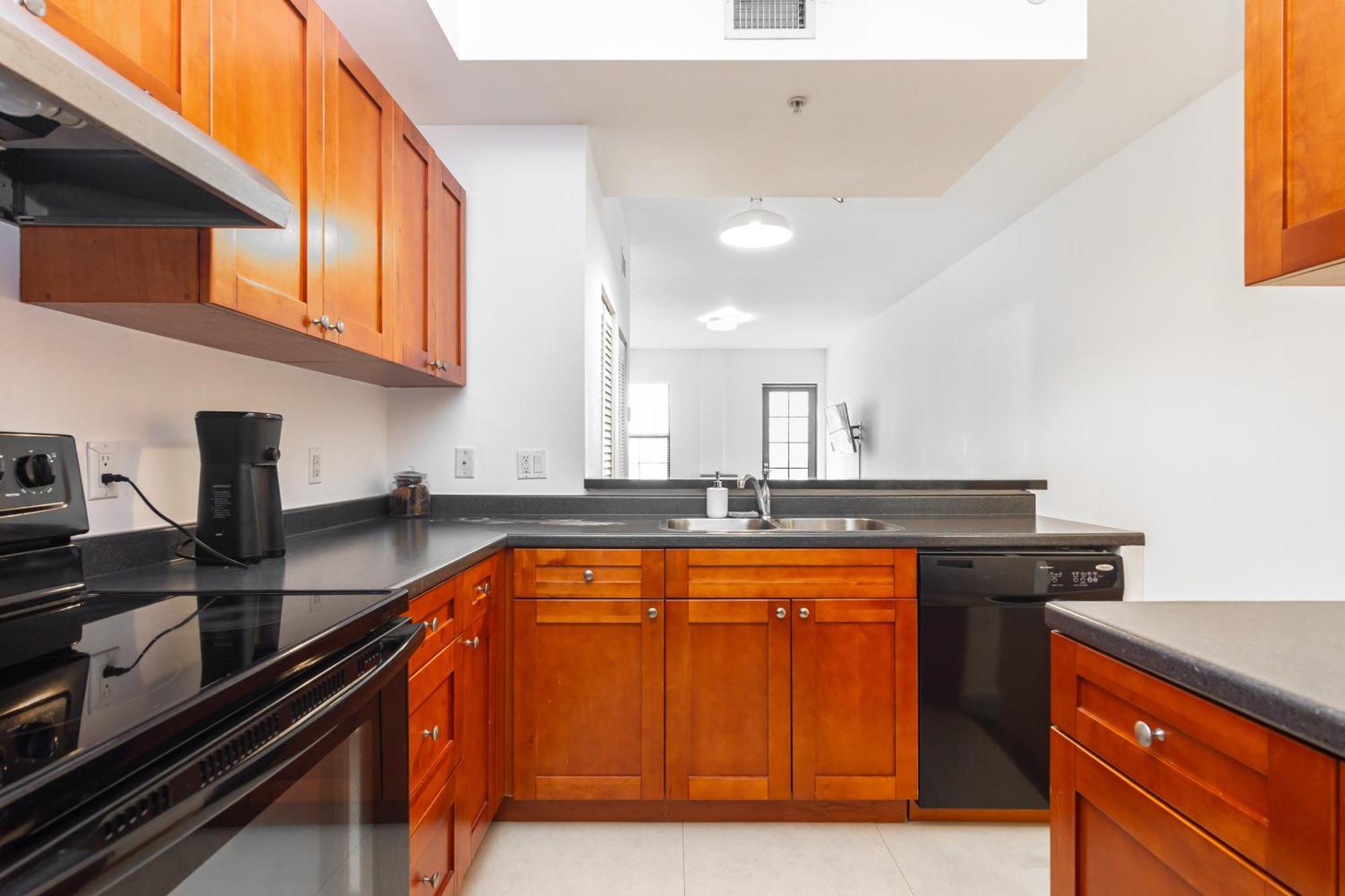 Downtown 2 Bedroom Apartment *
