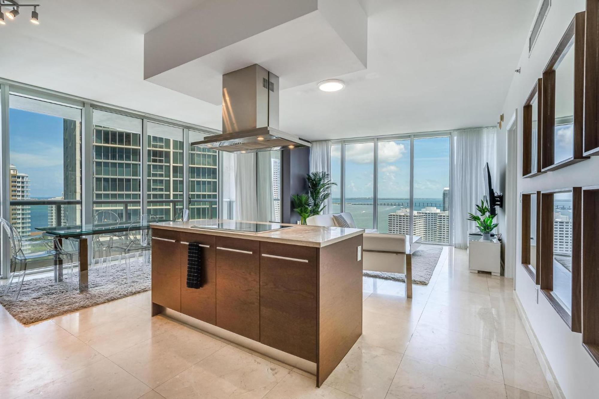Icon Brickell Miami- 2 Bedroom With And Water Views! *