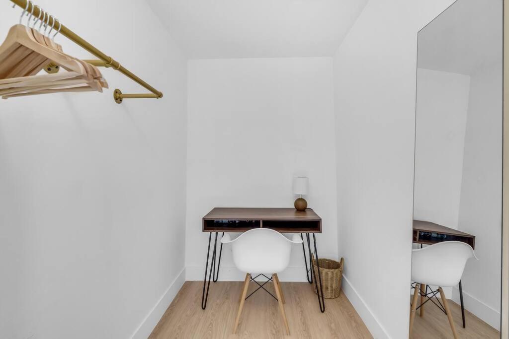 Modern 3 Bedroom Getaway With Parking In Coral Gables Holiday home *