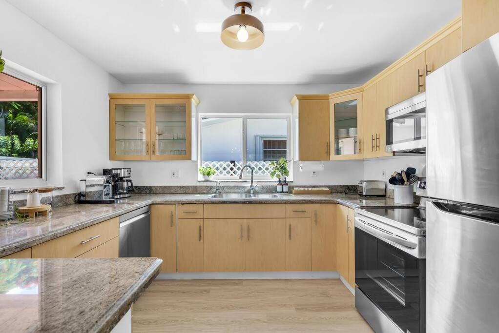 Modern 3 Bedroom Getaway With Parking In Coral Gables Holiday home Miami
