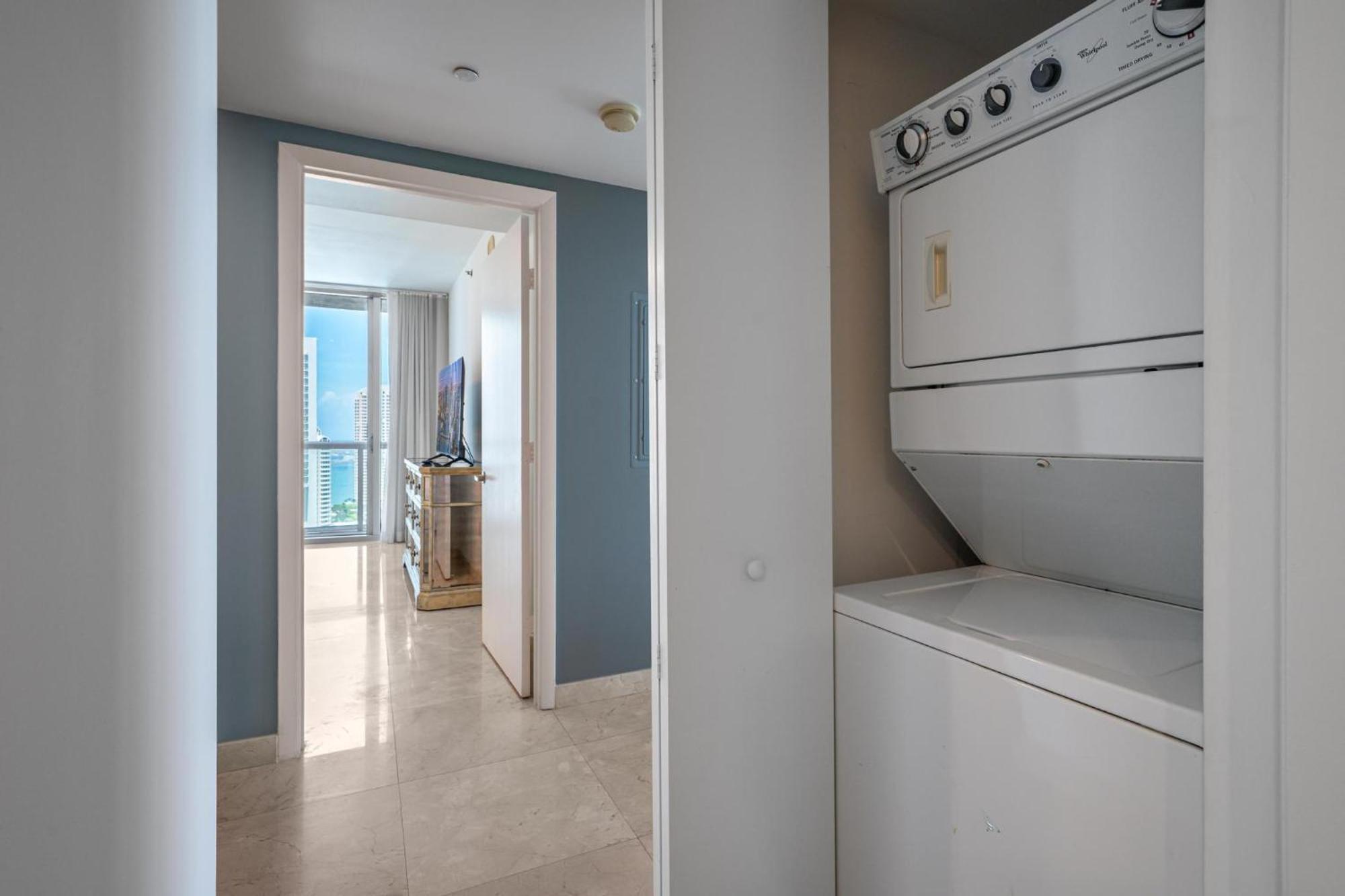 Icon Brickell Miami- 2 Bedroom With And Water Views!