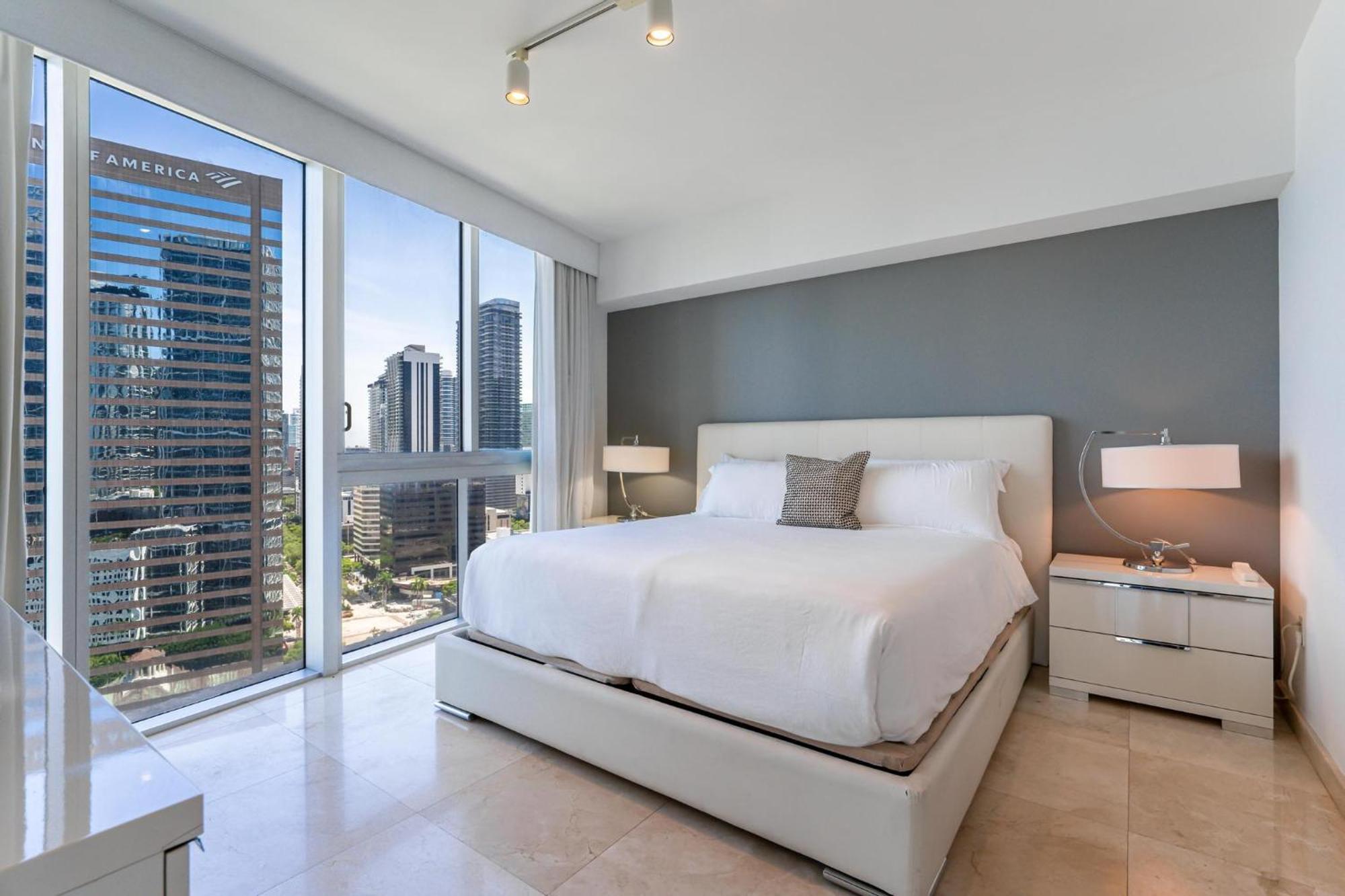 Icon Brickell Miami- 2 Bedroom With And Water Views!