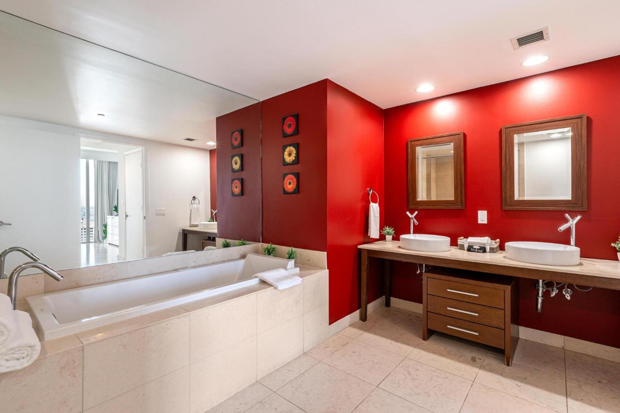 Icon Brickell Miami- 2 Bedroom With And Water Views! Apartment