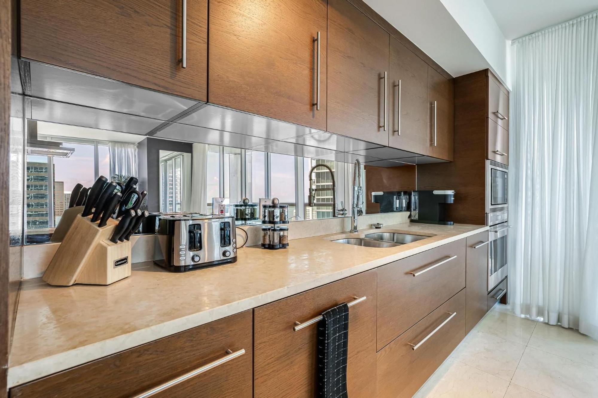 Icon Brickell Miami- 2 Bedroom With And Water Views! Apartment *