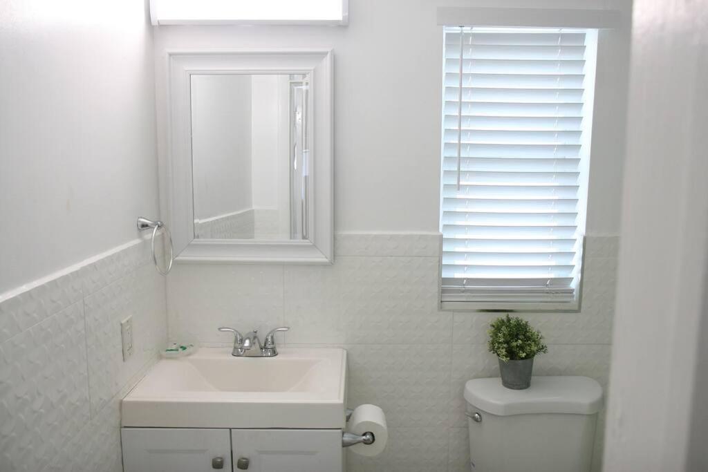 B05 Nicest 1 Bedroom In Midtown