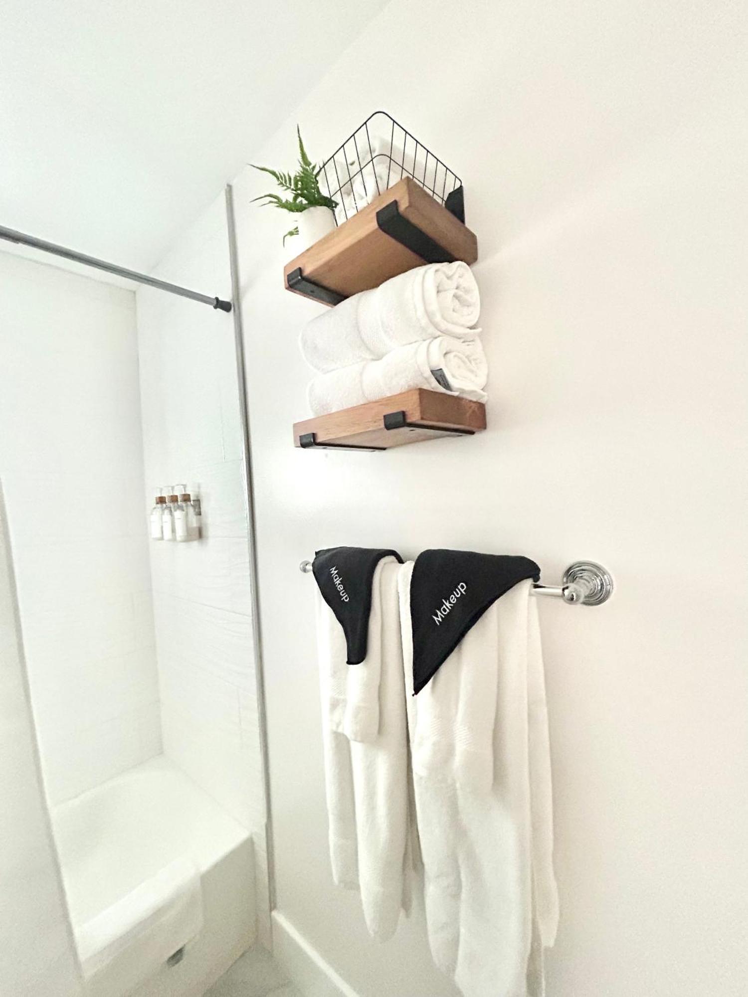 Azul - Fully-stocked, 1br With Private Patio And Free Parking Apartment Miami