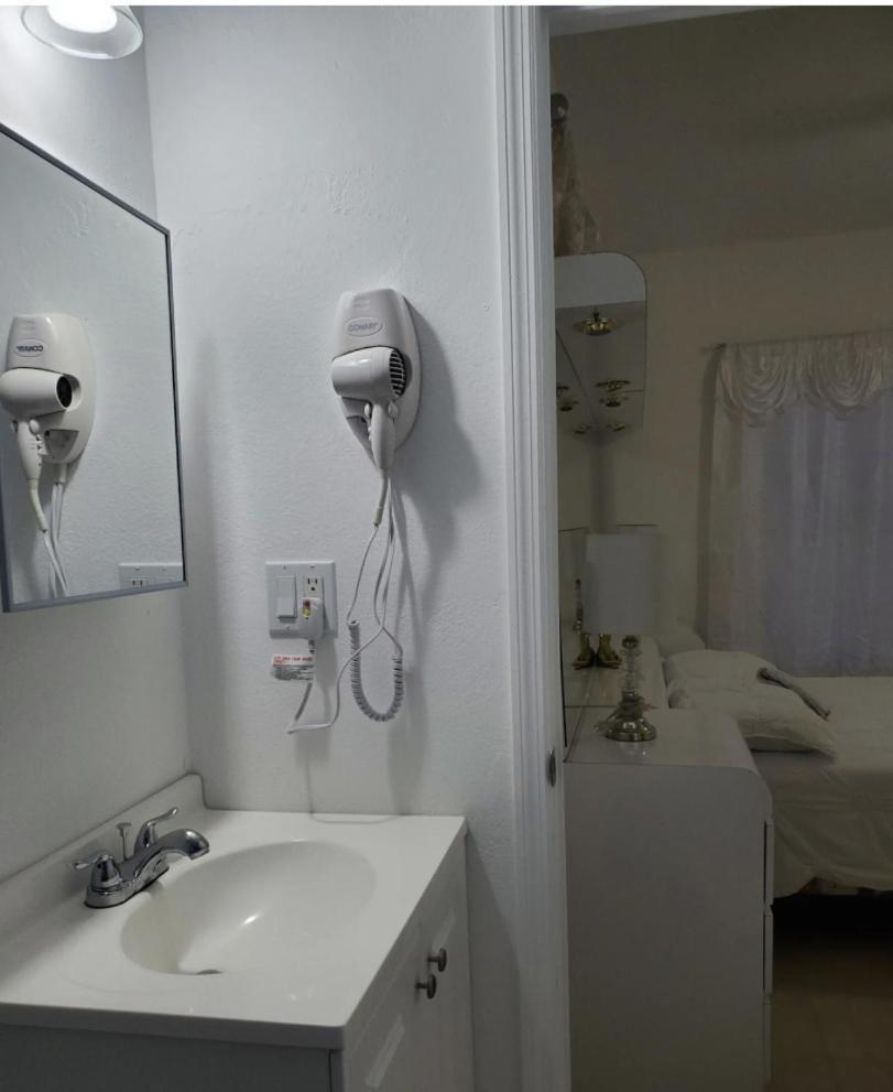B1 Value On Private Bedroom With Private Bathroom In Little Havana,