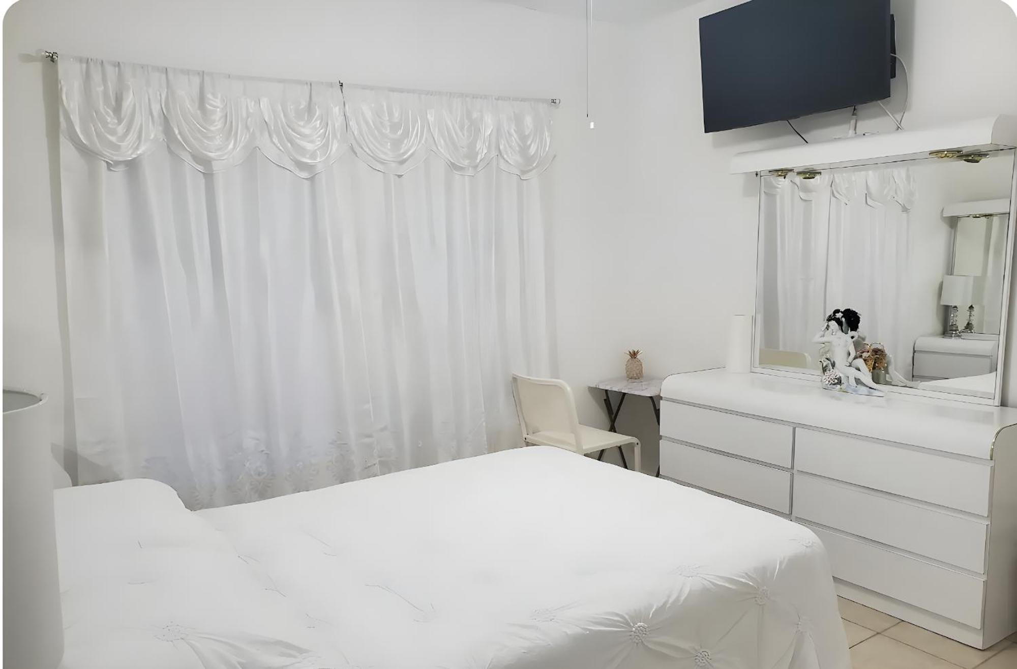 B1 Value On Private Bedroom With Private Bathroom In Little Havana, * Miami