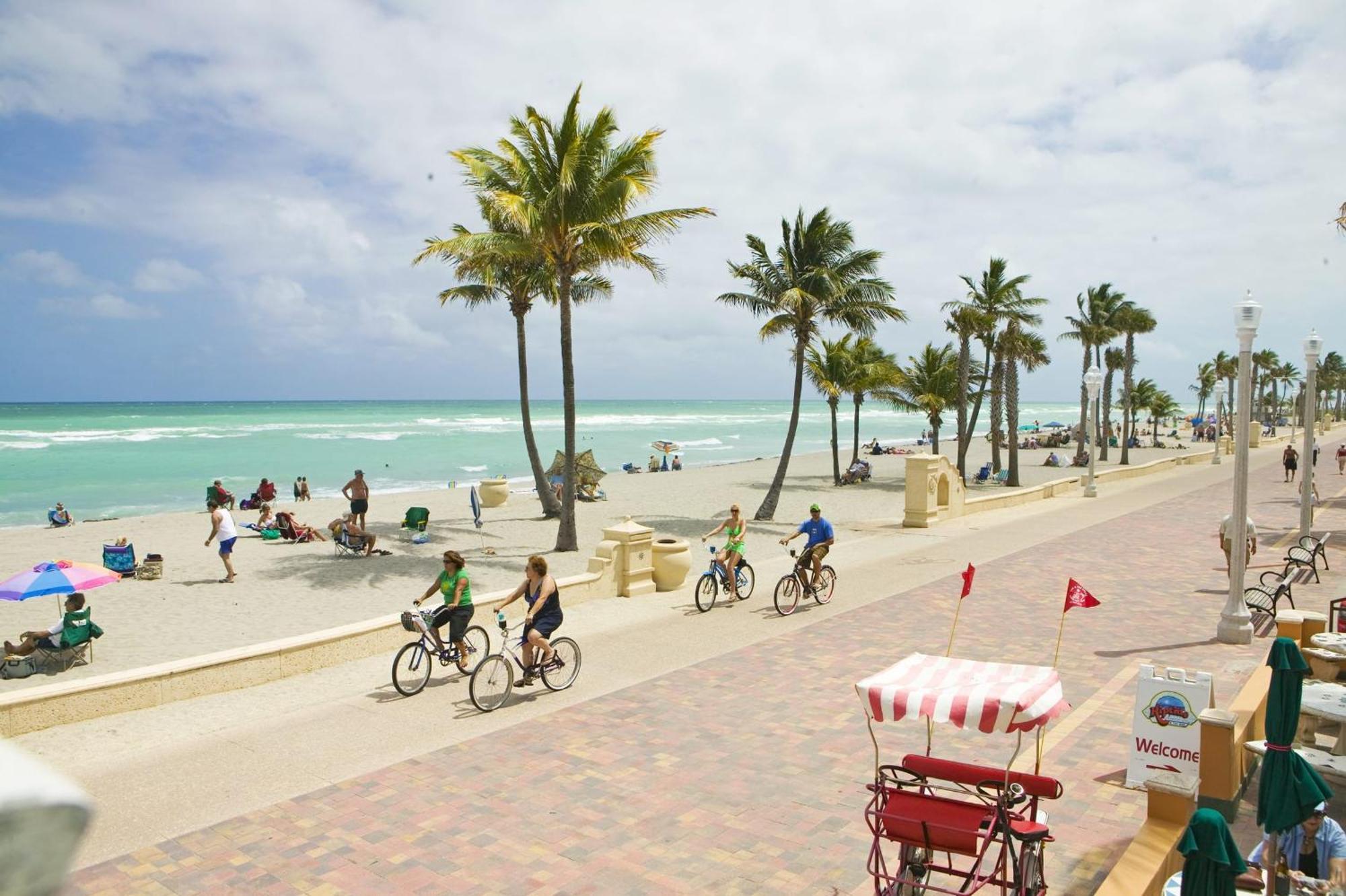 Lakefront Retreat Perfect For Family Fun Miami