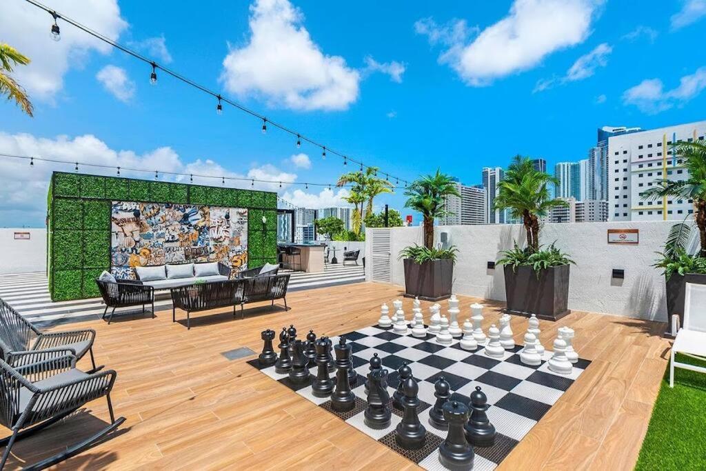 Apartment Downtown King Bed, Luxe Condo, Free Parking *