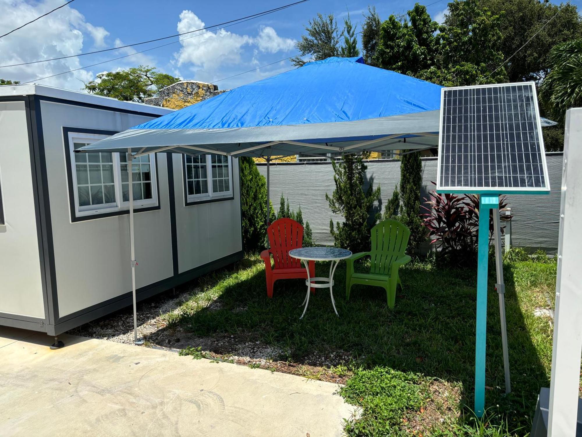 Mini House Oasis * Miami Springs