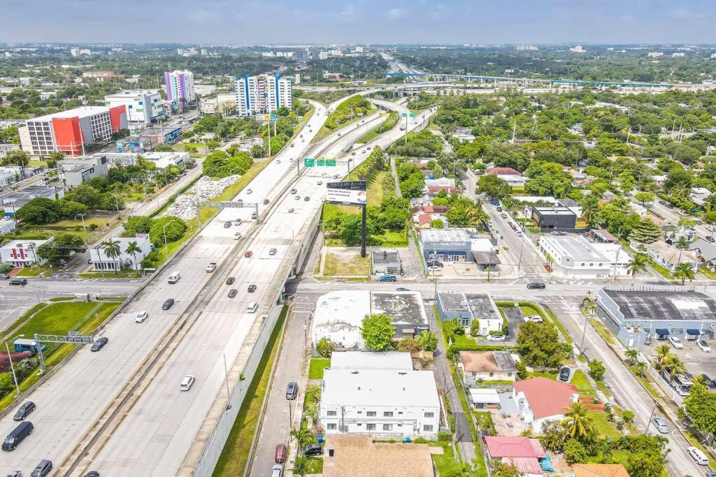 Stylish Lux 5 Min Walking To Design District 7 Apartment Miami