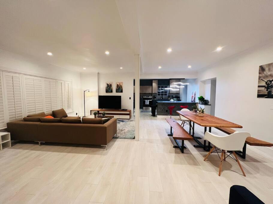 Holiday home Stylish 3-bed, 2-bath Near Downtown