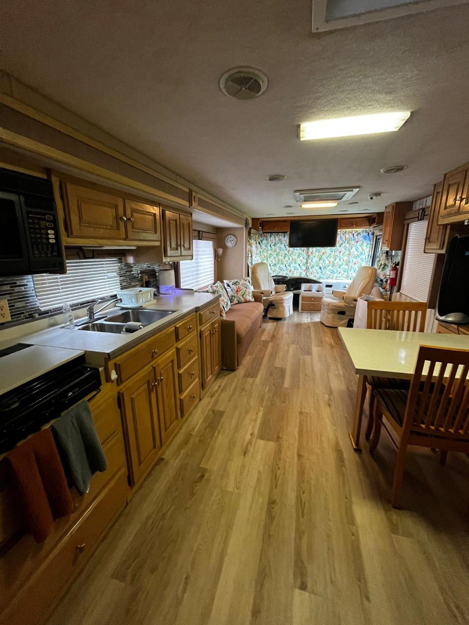 Remodeled And Comfortable Rv - Free Parking Acampamento *