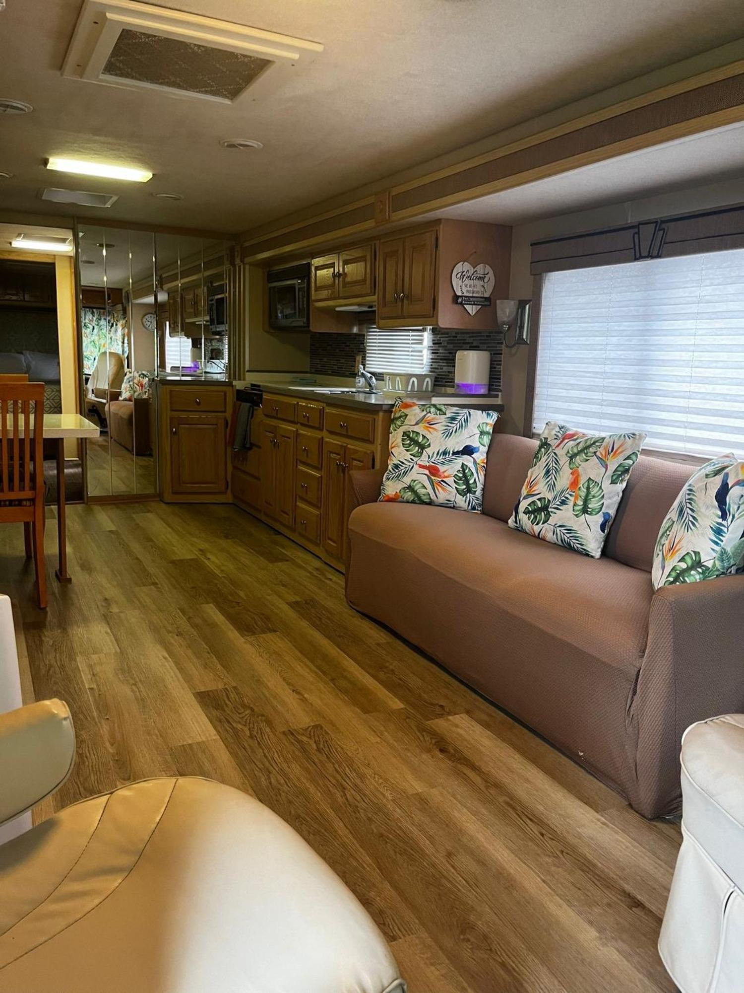 Remodeled And Comfortable Rv - Free Parking Acampamento Miami