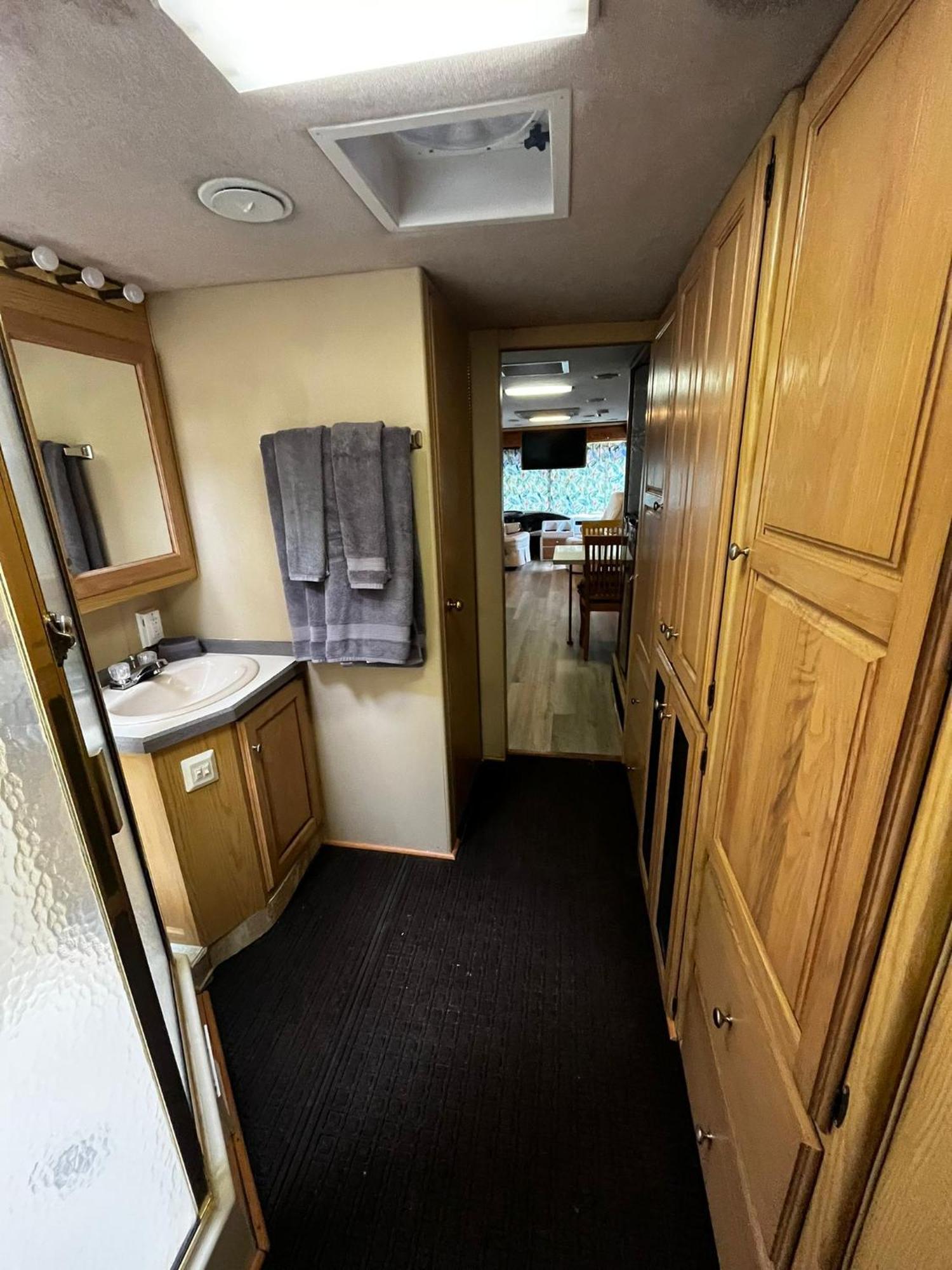 Remodeled And Comfortable Rv - Free Parking