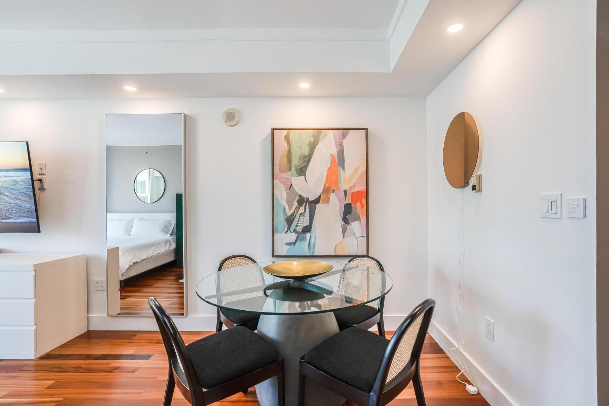 Apartment Renovated Coconut Grove Includes Parking