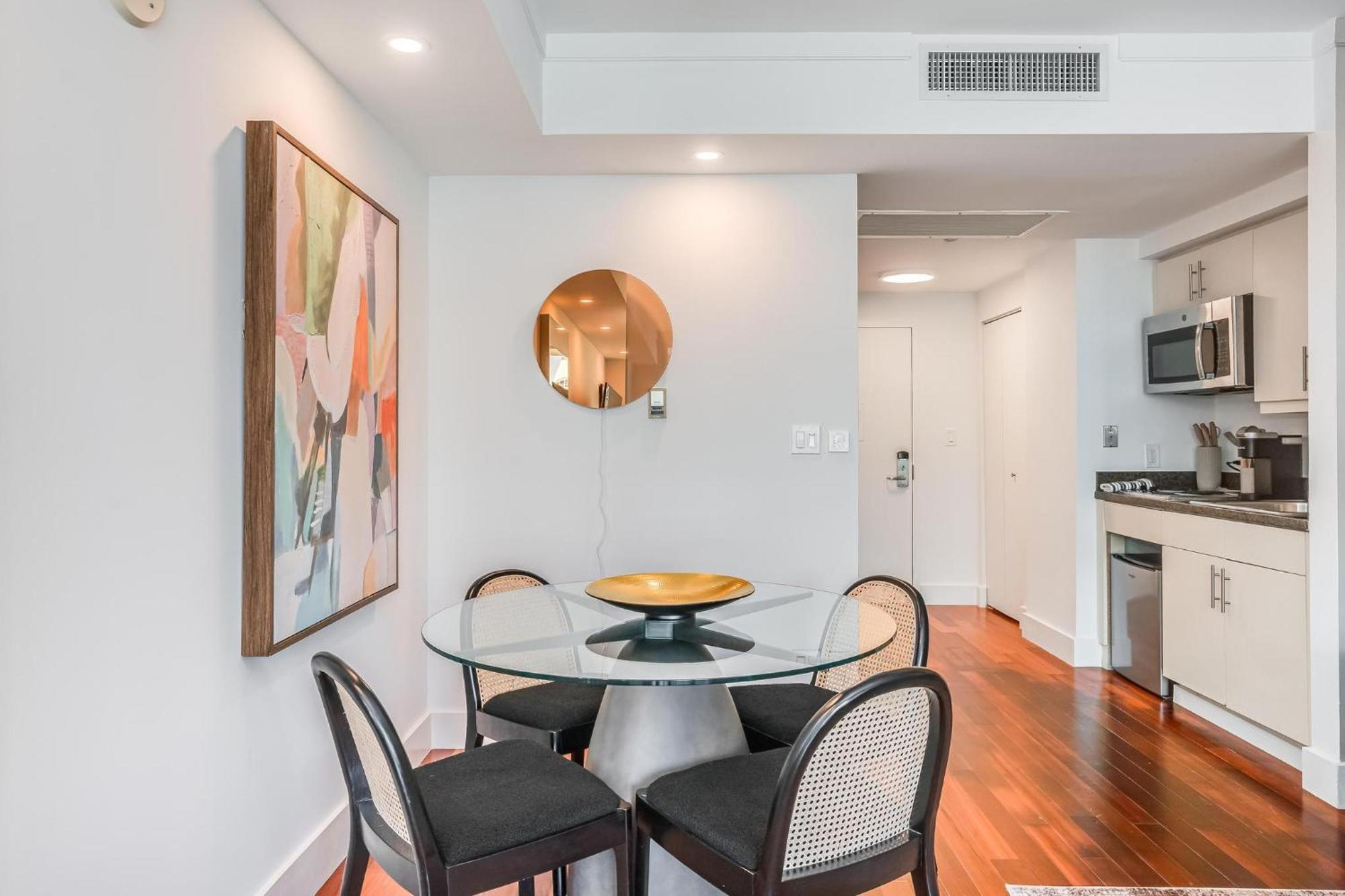 Apartment Renovated Coconut Grove Includes Parking
