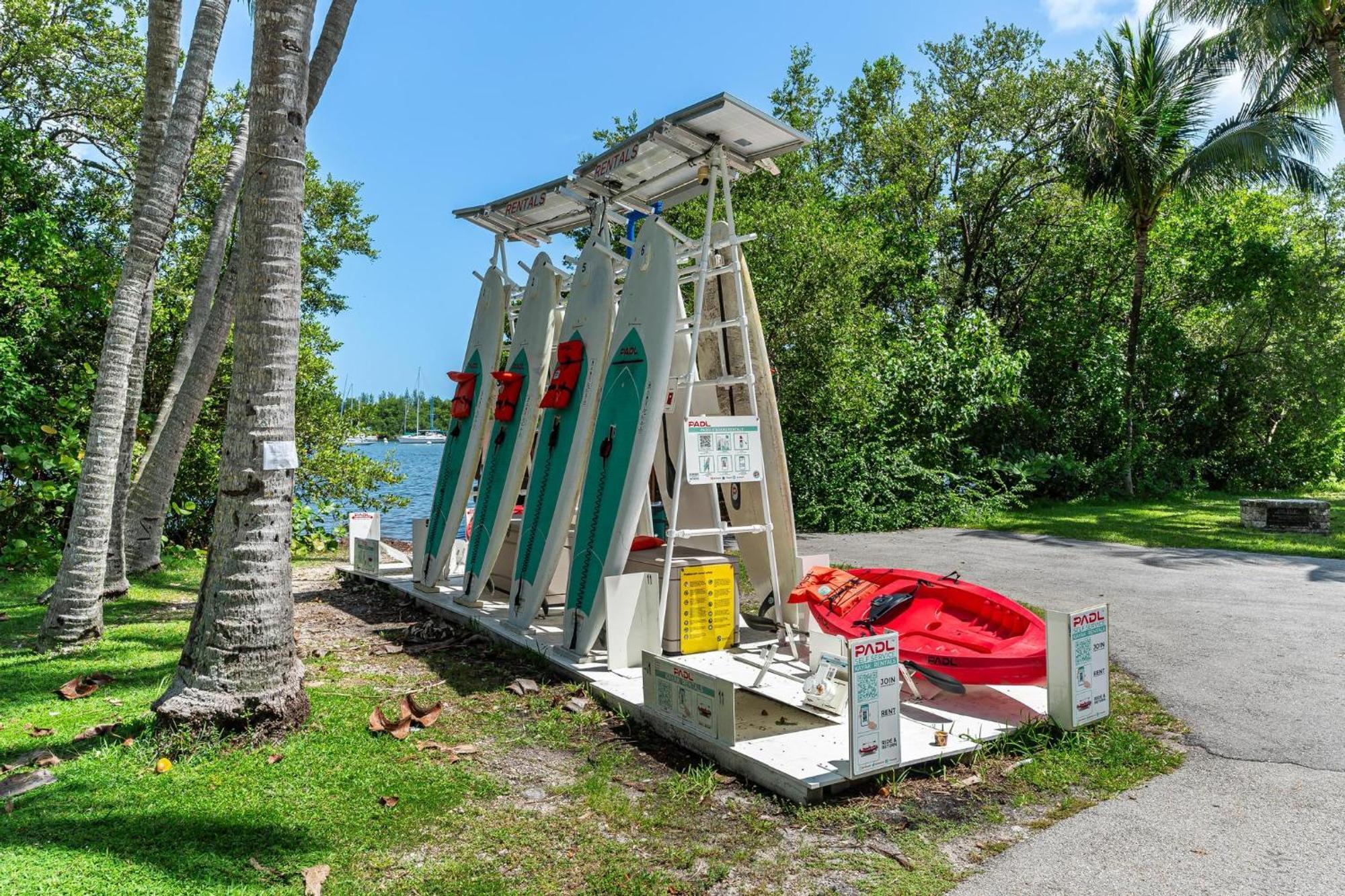 Renovated Coconut Grove Includes Parking Apartment *
