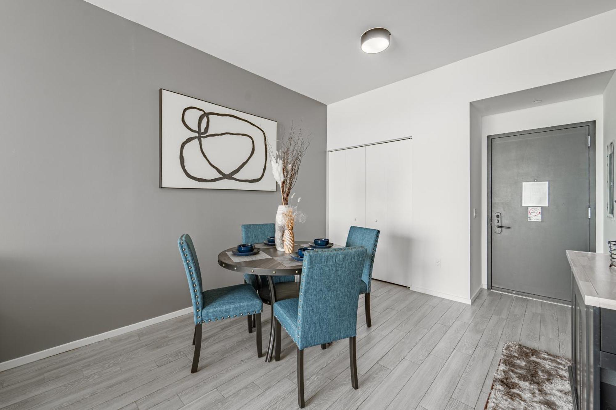 New Dawn Apartment *
