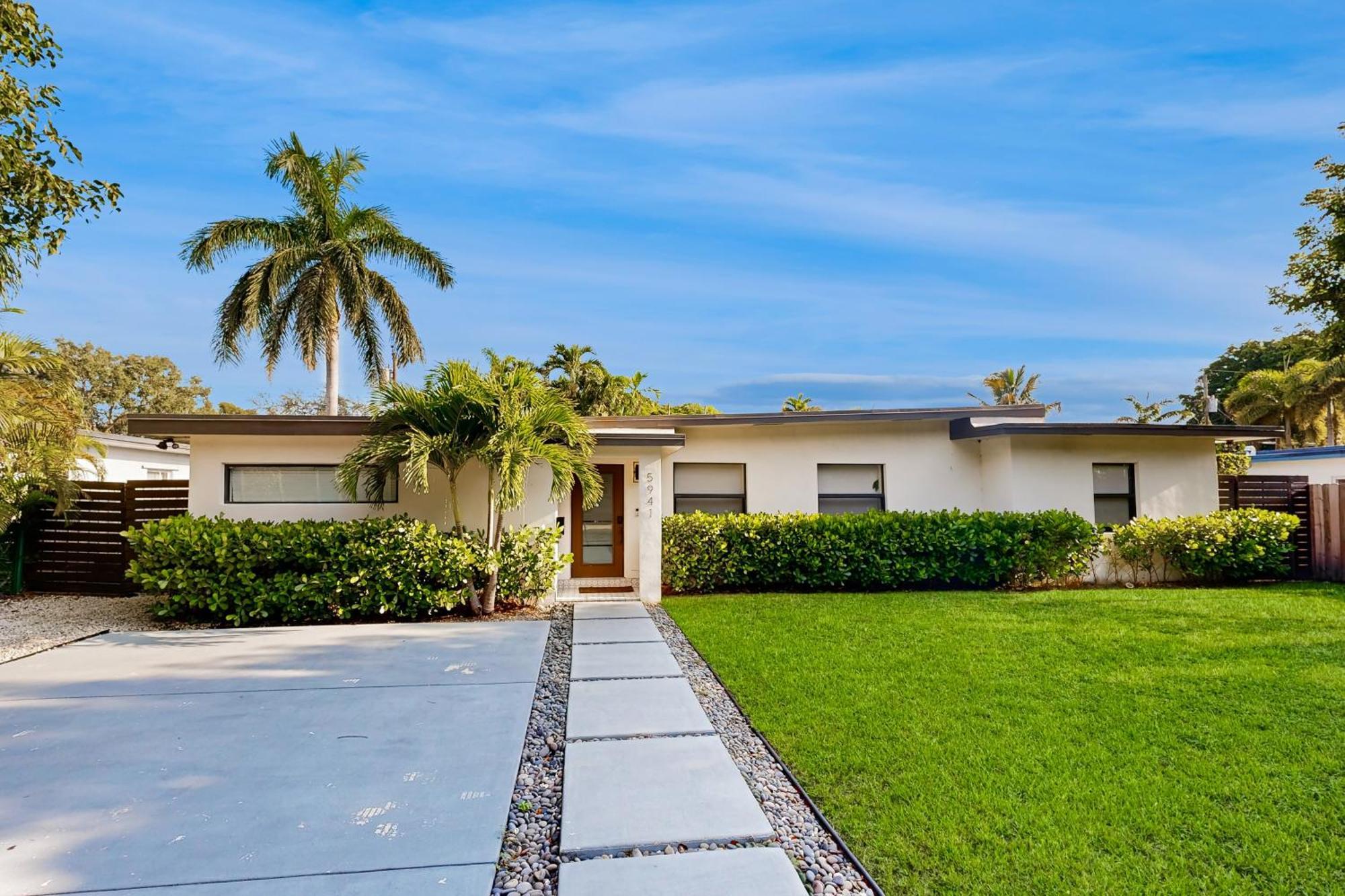 Mid-century Modern Oasis Casa de férias *