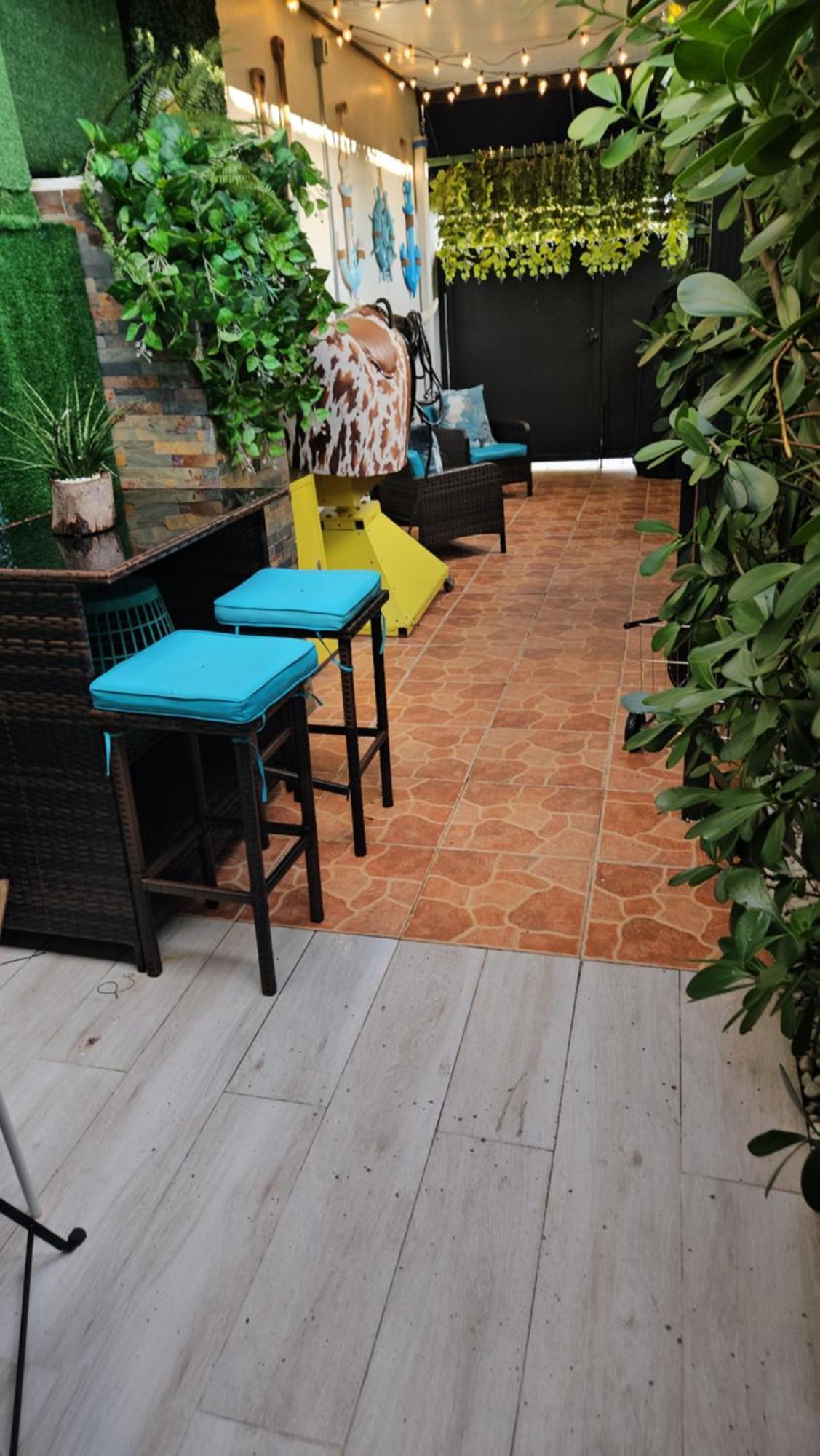Jade Apartment *
